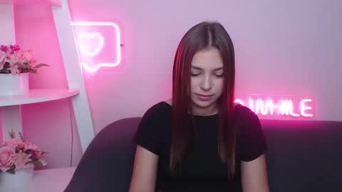 Snapshot of milanaangelas chatting on February 18, 6:15 am milanaangelas online show from February 18, 6:15 am