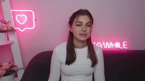 Snapshot of milanaangelas chatting on December 8, 5:39 am milanaangelas online show from December 8, 5:39 am