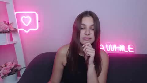 Snapshot of milanaangelas chatting on December 7, 5:48 am milanaangelas online show from December 7, 5:48 am