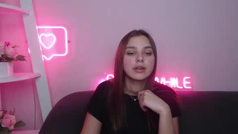 Snapshot of milanaangelas chatting on February 7, 5:07 pm milanaangelas online show from February 7, 5:07 pm