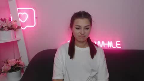 Snapshot of milanaangelas chatting on January 28, 5:43 am milanaangelas online show from January 28, 5:43 am
