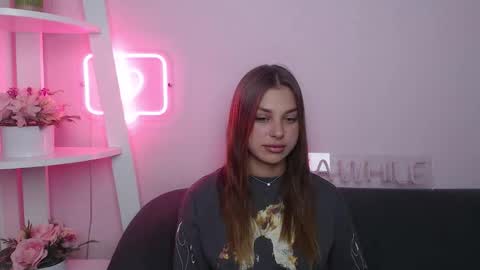 Snapshot of milanaangelas chatting on September 9, 7:46 pm milanaangelas online show from September 9, 7:46 pm
