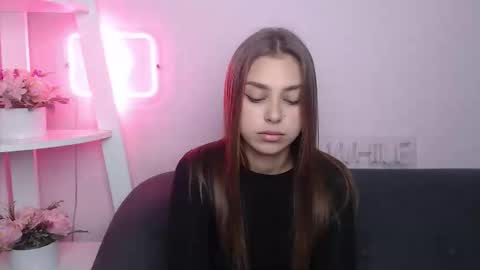 Snapshot of milanaangelas chatting on October 11, 5:12 am milanaangelas online show from October 11, 5:12 am