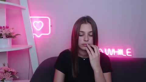 Snapshot of milanaangelas chatting on February 15, 6:23 pm milanaangelas online show from February 15, 6:23 pm