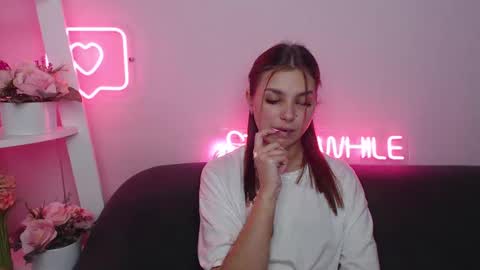 Snapshot of milanaangelas chatting on January 10, 6:09 am milanaangelas online show from January 10, 6:09 am