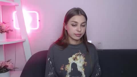 Snapshot of milanaangelas chatting on October 7, 8:24 pm milanaangelas online show from October 7, 8:24 pm