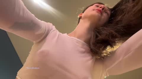 Snapshot of milanabaileys chatting on January 11, 1:32 pm Milana   online show from January 11, 1:32 pm