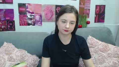 milanaroz online show from April 26, 5:05 am