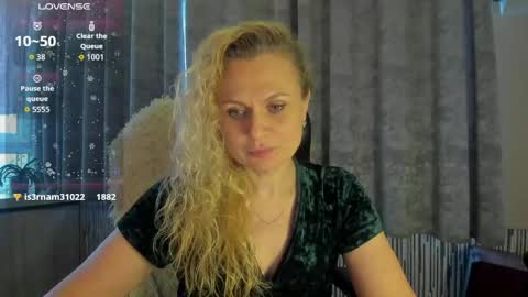 milanna_x online show from May 15, 10:45 pm