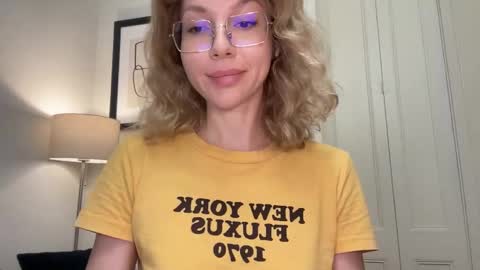 Mila online show from December 5, 4:08 pm