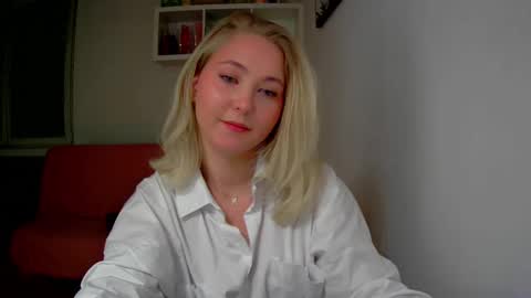 Milena new nonude shy blonde natural online show from September 23, 10:30 pm