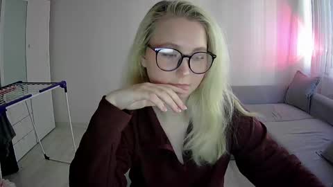 Milena new nonude shy blonde natural online show from April 25, 1:41 pm