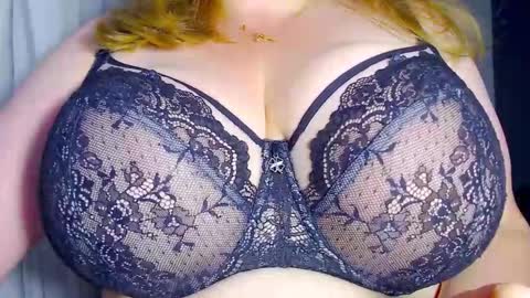 Snapshot of milensxx chatting on September 29, 10:37 pm Milensxx online show from September 29, 10:37 pm