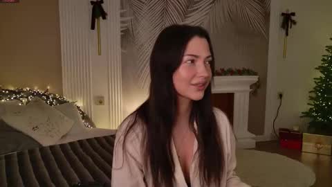 Miley online show from December 16, 8:20 am