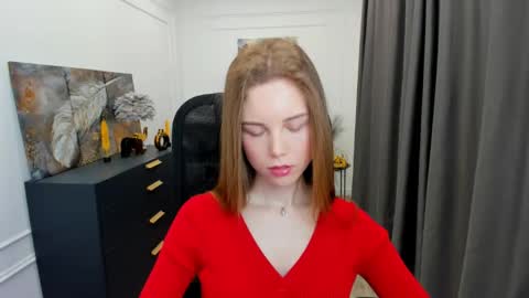 mileygloss online show from April 29, 11:35 am