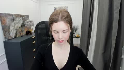 mileygloss online show from April 26, 11:41 am