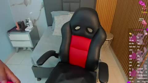 MILEY online show from April 23, 7:16 pm