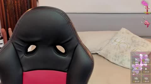 MILEY online show from September 17, 7:45 pm