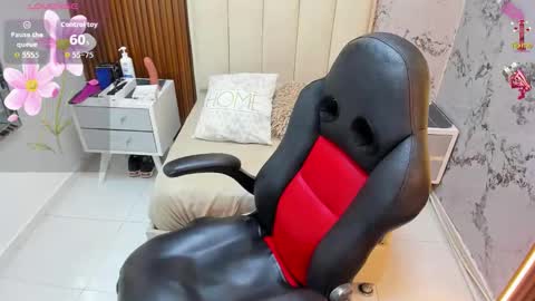 MILEY online show from February 25, 8:29 pm