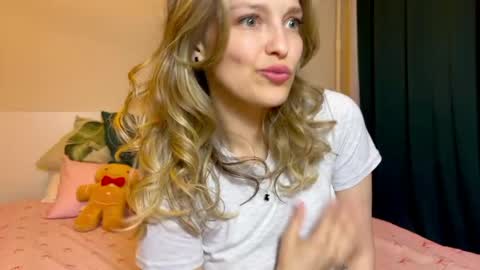 mileyy_cutee online show from May 7, 11:19 pm