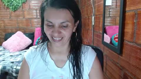 Snapshot of milf_fantassy chatting on September 16, 3:36 am Ana online show from September 16, 3:36 am