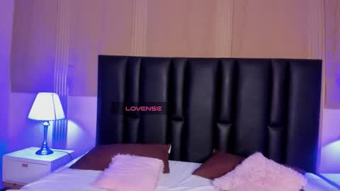 Snapshot of milf_meli chatting on October 4, 7:07 pm milf_meli online show from October 4, 7:07 pm