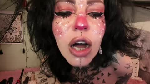 Isabella online show from April 24, 1:36 pm