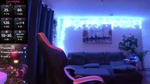 Milf Tara36 online show from December 4, 8:18 pm