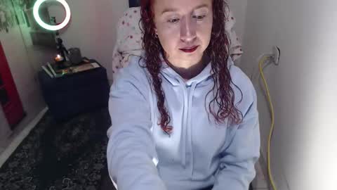 Snapshot of milf_valeria chatting on September 19, 3:00 pm Valeria online show from September 19, 3:00 pm