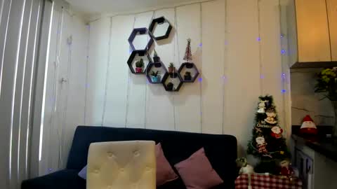 ASHLEY online show from December 10, 1:44 pm