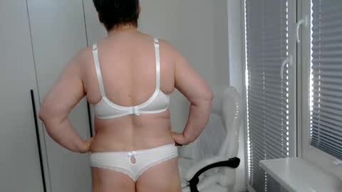 MilfScarlette online show from June 10, 5:06 am