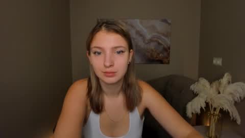 milinafox online show from September 22, 1:15 am