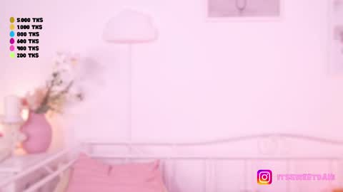 Snapshot of milky_0 chatting on September 14, 11:24 pm milky_0 online show from September 14, 11:24 pm