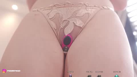 milky_0 online show from July 19, 8:44 pm