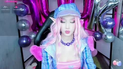 Snapshot of milkycute chatting on January 23, 10:01 pm milky cute online show from January 23, 10:01 pm