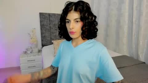 Snapshot of milla_pixxie chatting on January 7, 9:29 am Milagros online show from January 7, 9:29 am