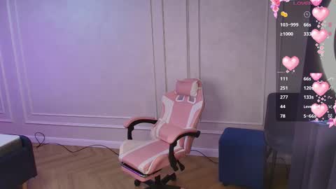 millaa_bella online show from April 5, 7:35 pm