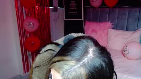 Snapshot of millacounisslosexanal chatting on February 15, 2:22 pm Violeta online show from February 15, 2:22 pm