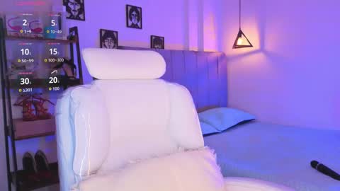 miller_vanessa_ online show from April 22, 8:50 pm