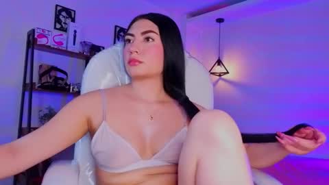 Snapshot of miller_vanessa_ chatting on September 24, 9:58 pm miller_vanessa_ online show from September 24, 9:58 pm