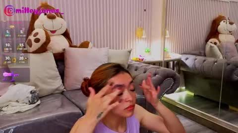 milleyjones_ online show from April 23, 12:29 pm