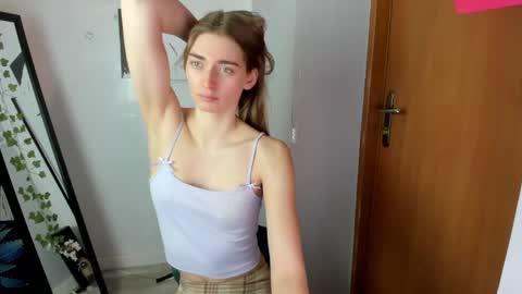 millie_lacroix online show from April 11, 11:03 am