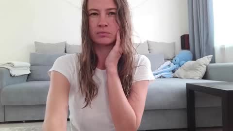 Snapshot of milly_browski chatting on September 29, 12:21 pm milly_browski online show from September 29, 12:21 pm