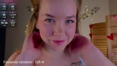 Snapshot of milly_shy chatting on February 24, 7:53 am Milly online show from February 24, 7:53 am