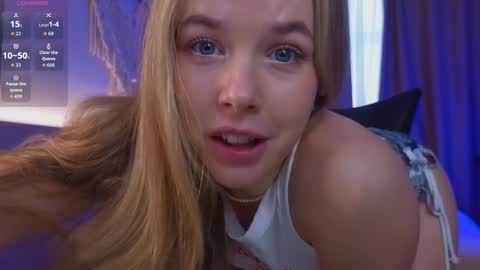 Snapshot of milly_shy chatting on September 23, 6:55 am Milly online show from September 23, 6:55 am