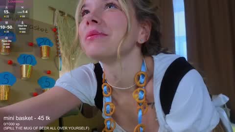 Snapshot of milly_shy chatting on October 3, 7:35 am Milly online show from October 3, 7:35 am