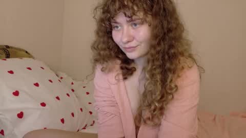 milounee online show from February 18, 4:17 pm