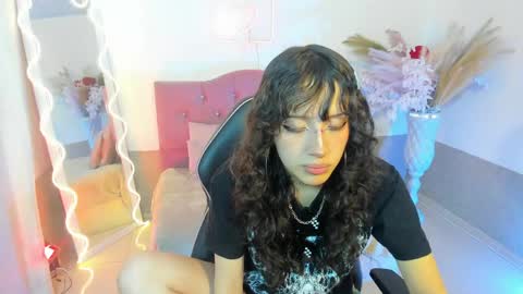 mily_tay online show from April 23, 12:12 pm