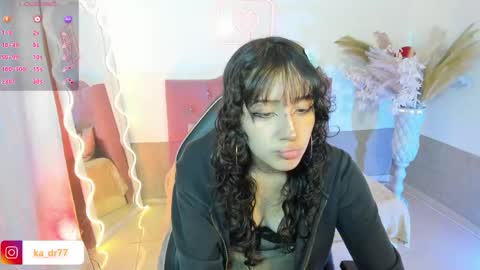 mily_tay online show from April 17, 11:45 am