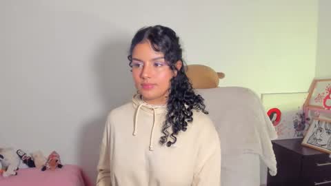 Mimii  online show from April 26, 3:15 am